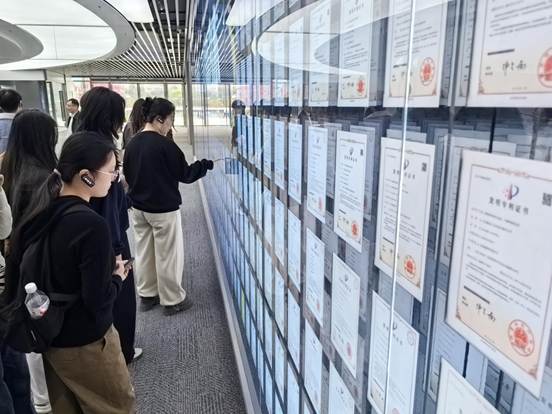 00dca3bee842221769020b8ab179aefd